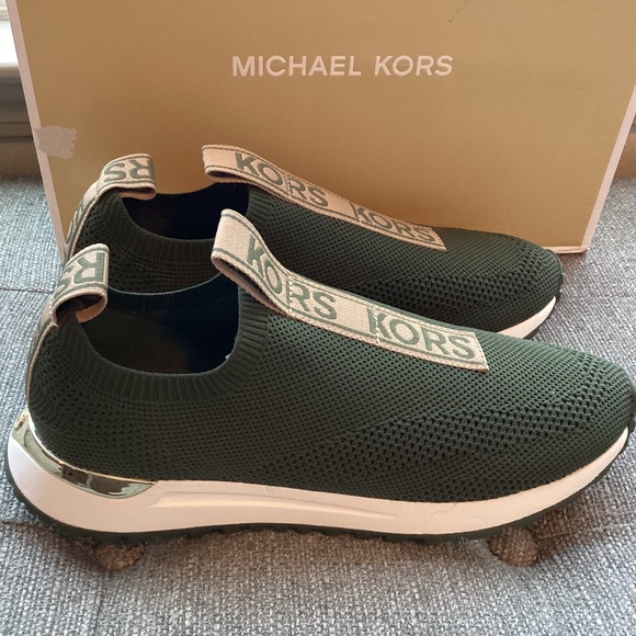 MICHAEL MICHAEL KORS Women's Bodie Slip-On Sneakers, size 9 - Picture 1 of 9